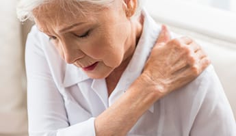 découvrir les syptômes de l'arthrose de l'épaule