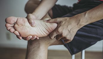 découvrir les syptômes de l'arthrose des pieds et chevilles